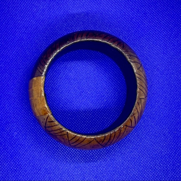 Genuine Leather Bangles (2) - Picture 3 of 11